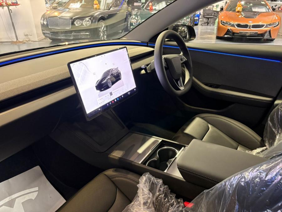 Model 3 RWD - Image 3